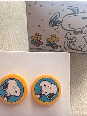 Vintage 1991 Avon Peanuts Snoopy Stud Earrings | NIB Cute Collector Box